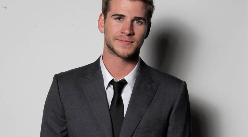 Liam Hemsworth Net Worth 2021: Salary, Earnings, Assets, Bio