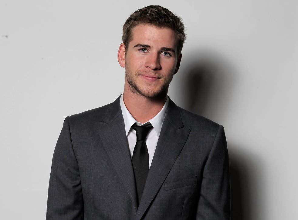 Liam Hemsworth Net Worth 2021: Salary, Earnings, Assets, Bio