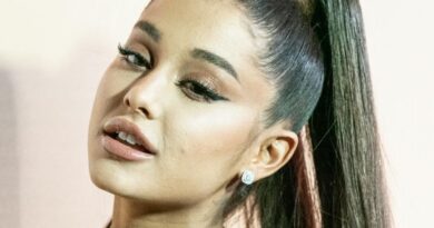 Ariana Grande Net Worth 2021 – How much is the Young Singer Worth?