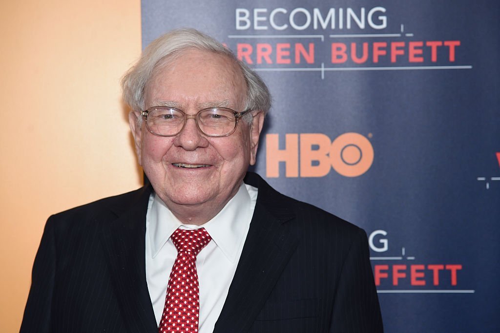 Warren Buffett Net Worth 2021 – How Much Money This Popular American Business Magnate Earns
