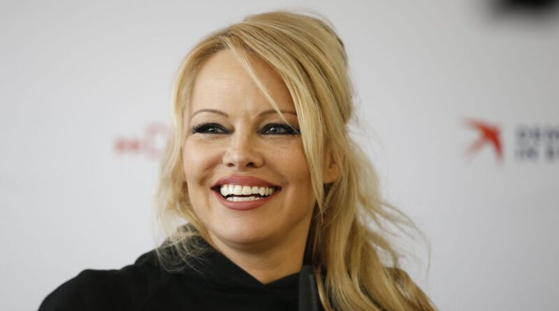 Pamela Anderson Net Worth 2021- Everything You Should Known