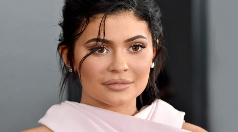 Kylie Jenner Net Worth 2021, Bio, Career, Family