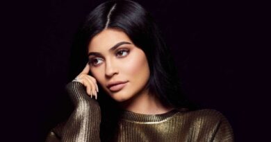 Kylie Jenner Net Worth 2020, Bio, Career, Family